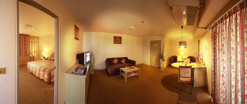Baiyoke Suite Hotel Bangkok Oda fotoğraf